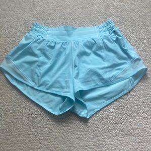 Lululemon Hotty Hot Lined Short 2.5” Size 4 Reg